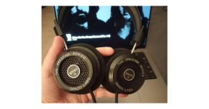 Best Headphones for Vinyl featured image